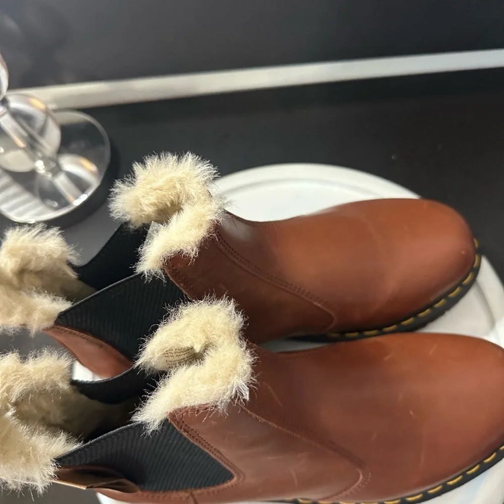 🆕Dr. Martens 2976 Lenore Chelsea Boots